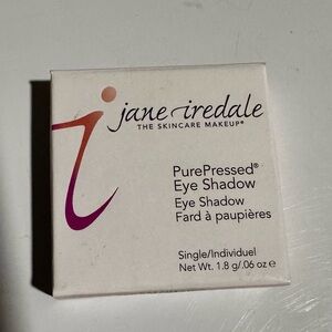 Jane Iredale Pure Pressed
eye Shadow. Cappuccino color